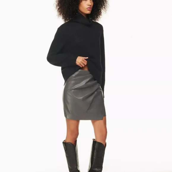 Aritzia Wilfred Angie Skirt High Waisted Vegan Leather Mini Wrap Skirt Sz 4 NWT - Picture 3 of 9